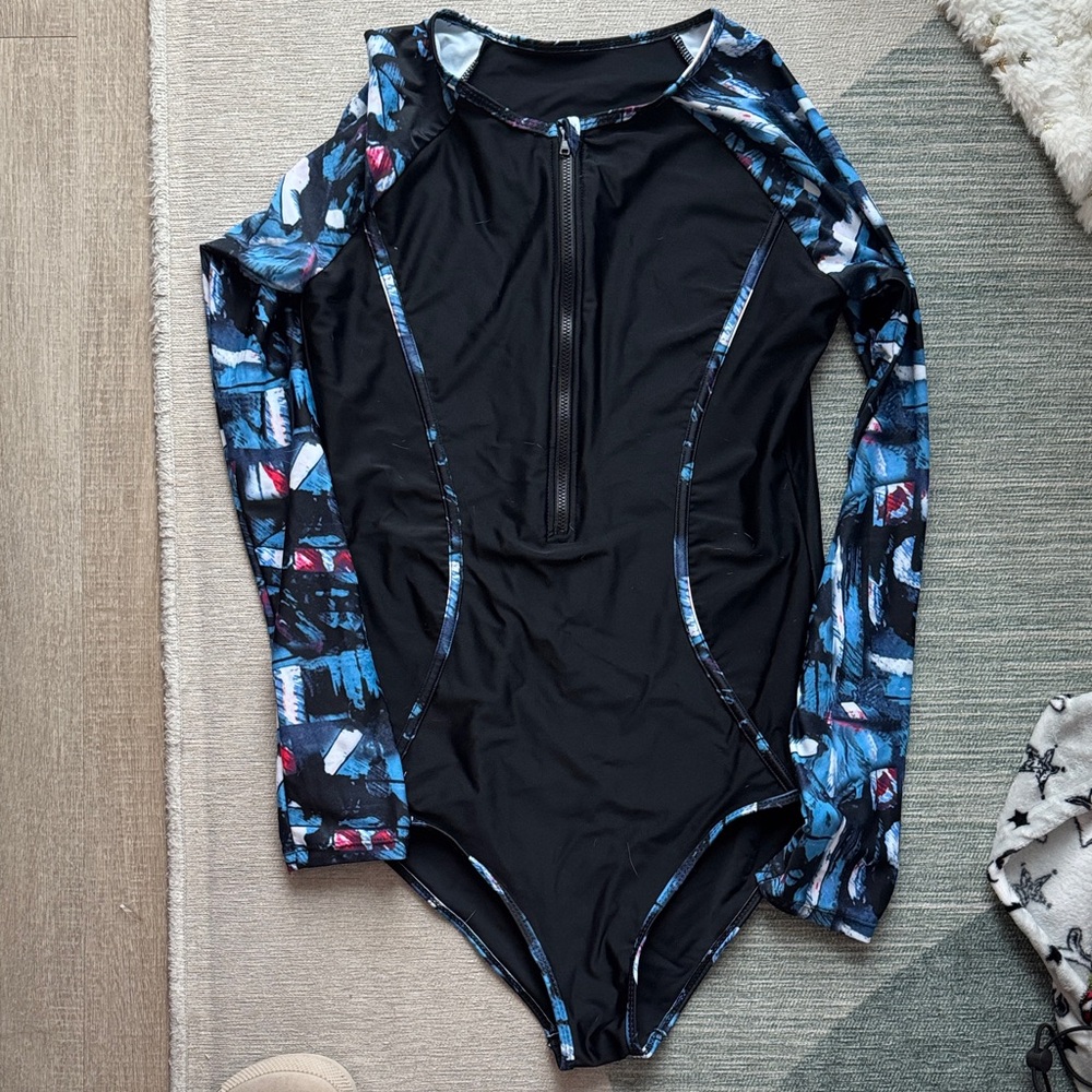Women's Long Sleeve Swimwear in Black and Blue